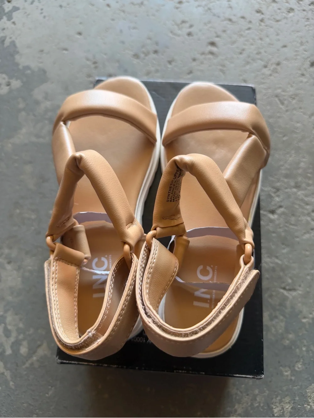 “New” INC DAKOTA Tan Padded Strap Sandals size2